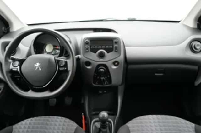 Peugeot 108 (2021) thumbnail 5