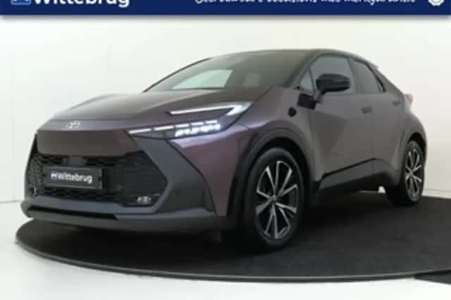Toyota C-HR (2024) thumbnail 1