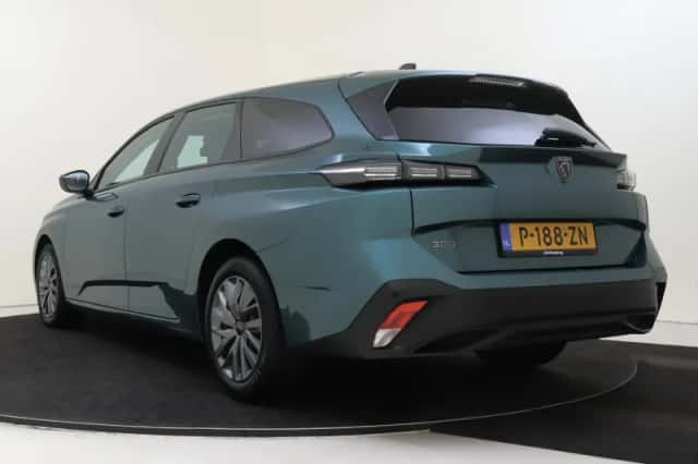 Peugeot 308 (2022) thumbnail 4