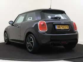 MINI One (2017) thumbnail 4