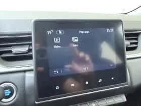 Renault Captur (2022) thumbnail 18
