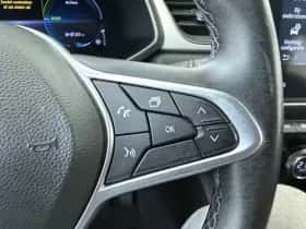 Renault Captur (2022) thumbnail 23