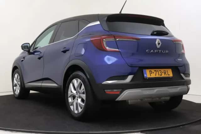 Renault Captur (2022) thumbnail 4