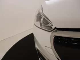 Peugeot 208 (2015) thumbnail 13