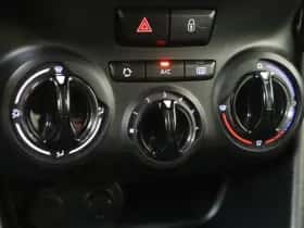 Peugeot 208 (2015) thumbnail 20