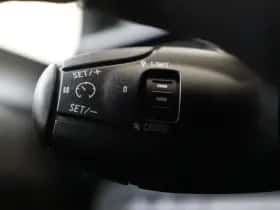 Peugeot 208 (2015) thumbnail 24