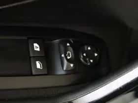 Peugeot 208 (2015) thumbnail 29