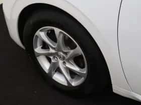 Peugeot 208 (2015) thumbnail 32