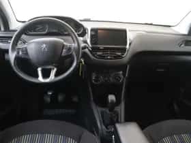 Peugeot 208 (2015) thumbnail 5