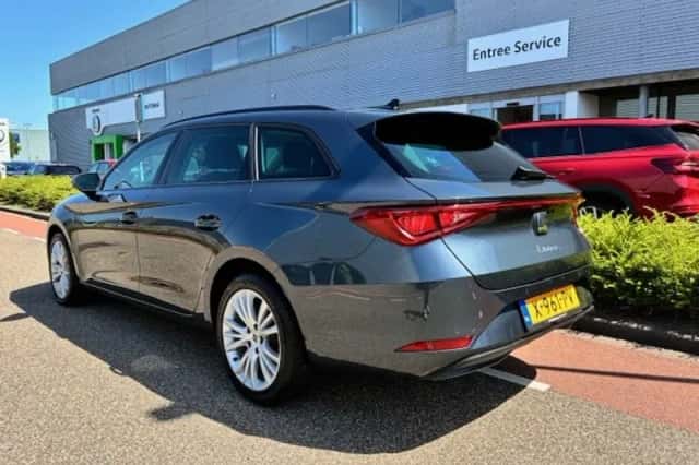 SEAT Leon (2024) thumbnail 3