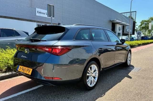 SEAT Leon (2024) thumbnail 4