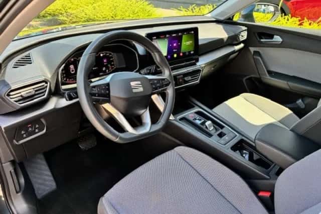 SEAT Leon (2024) thumbnail 6