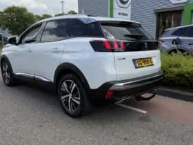 Peugeot 3008 (2018) thumbnail 11