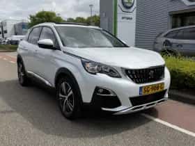 Peugeot 3008 (2018) thumbnail 15