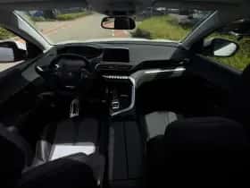 Peugeot 3008 (2018) thumbnail 17