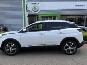 Peugeot 3008 (2018) thumbnail 3