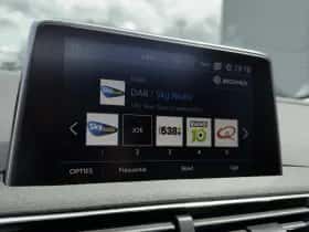 Peugeot 3008 (2018) thumbnail 24