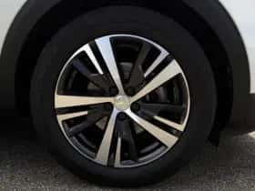Peugeot 3008 (2018) thumbnail 25