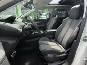 Peugeot 3008 (2018) thumbnail 5