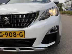 Peugeot 3008 (2018) thumbnail 10