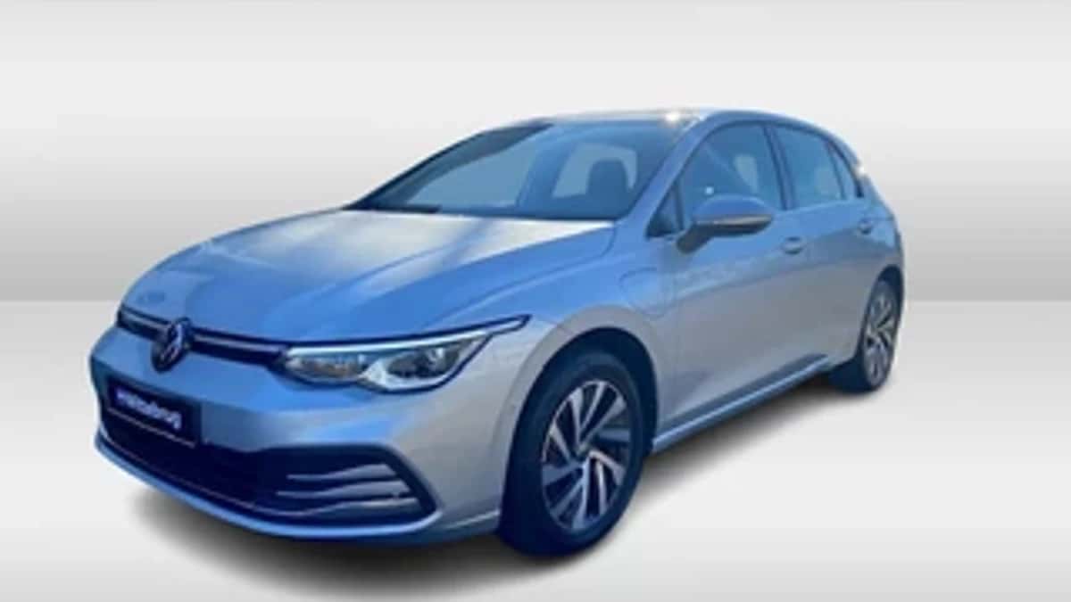 Volkswagen Golf (2022) — foto 1