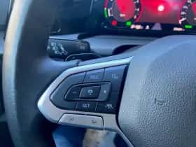 Volkswagen Golf (2022) thumbnail 21