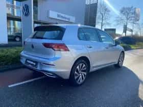 Volkswagen Golf (2022) thumbnail 4