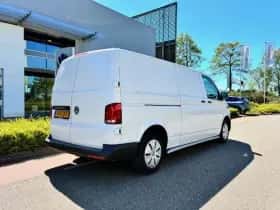 Volkswagen Transporter (2023) thumbnail 4