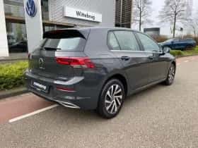 Volkswagen Golf (2022) thumbnail 4