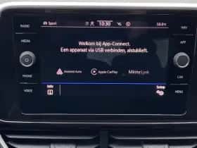Volkswagen T-Roc (2023) thumbnail 16