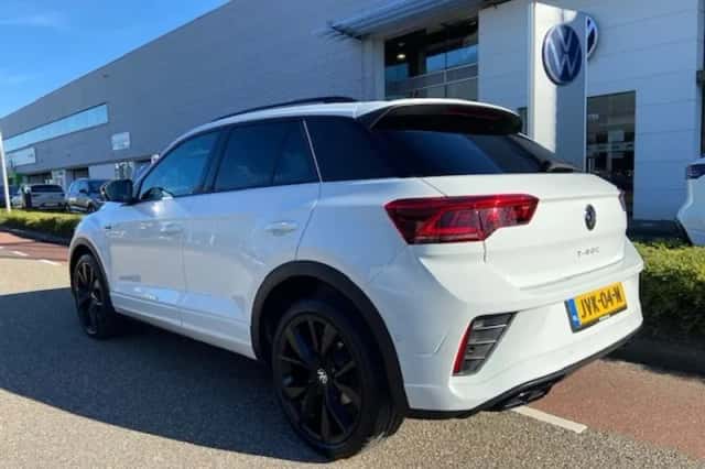 Volkswagen T-Roc (2022) thumbnail 3
