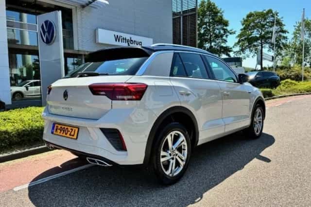 Volkswagen T-Roc (2023) thumbnail 4
