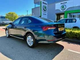 Škoda Octavia (2023) thumbnail 3