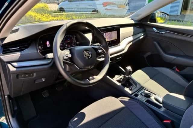 Škoda Octavia (2023) thumbnail 6