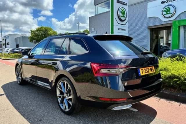 Škoda Superb (2023) thumbnail 3