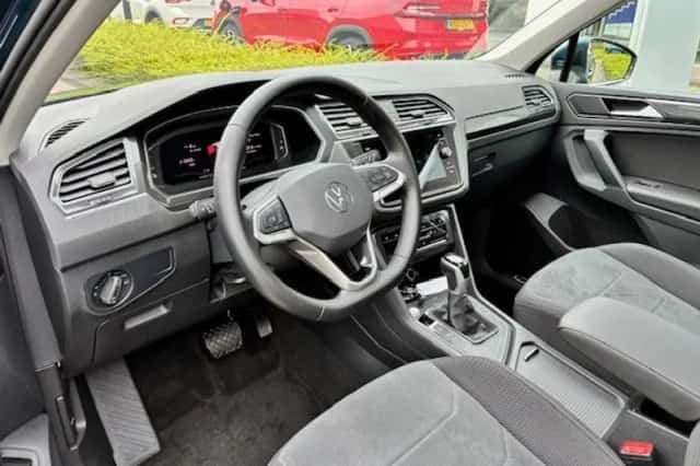 Volkswagen Tiguan (2022) thumbnail 6