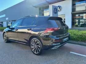 Volkswagen Golf (2022) thumbnail 3