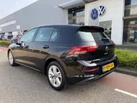 Volkswagen Golf (2022) thumbnail 3