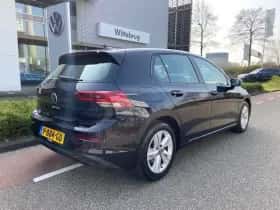 Volkswagen Golf (2022) thumbnail 4