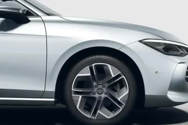 Volkswagen Passat (2025) thumbnail 4