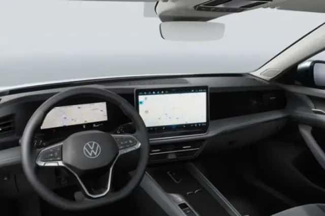 Volkswagen Passat (2025) thumbnail 6