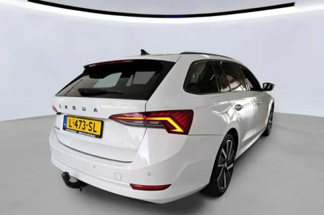 Škoda Octavia (2021) thumbnail 6