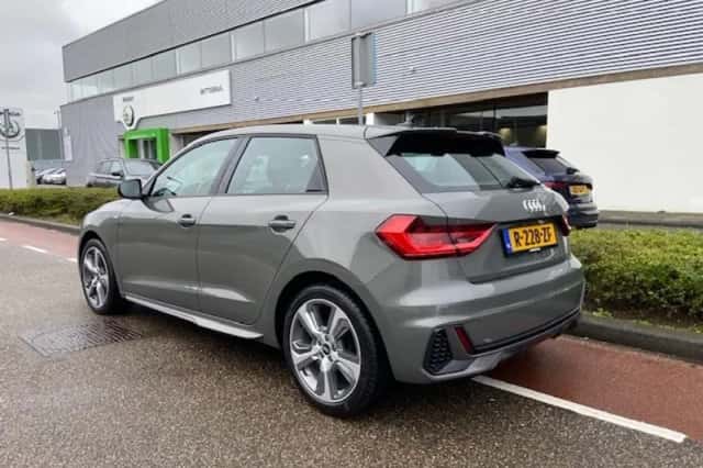 Audi A1 (2023) thumbnail 3