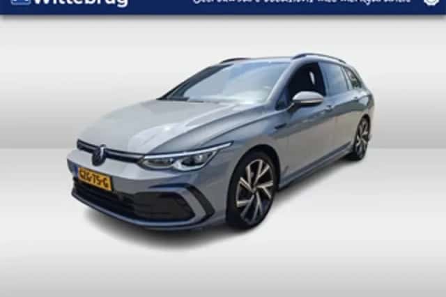 Volkswagen Golf (2023) thumbnail 1