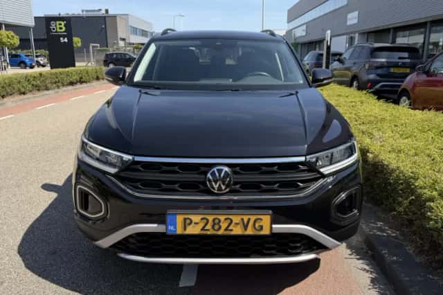 Volkswagen T-Roc (2022) thumbnail 6