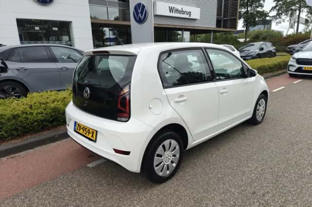 Volkswagen Up! (2019) thumbnail 3