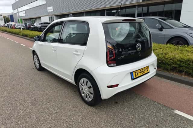 Volkswagen Up! (2019) thumbnail 4