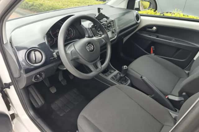 Volkswagen Up! (2019) thumbnail 6