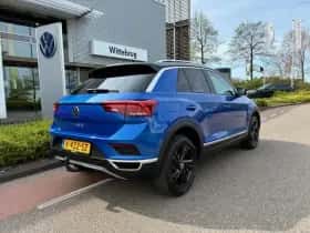 Volkswagen T-Roc (2021) thumbnail 4