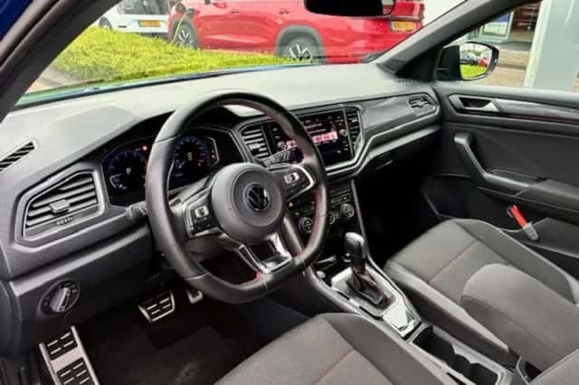 Volkswagen T-Roc (2021) thumbnail 6